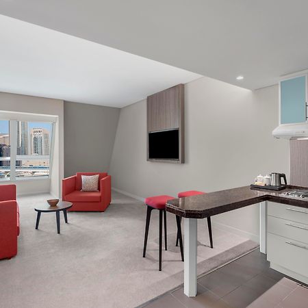 Leva Hotel Mazaya Centre ドバイ エクステリア 写真