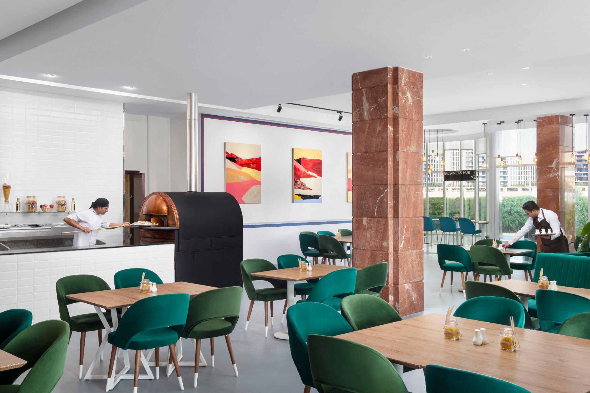 Leva Hotel Mazaya Centre ドバイ エクステリア 写真