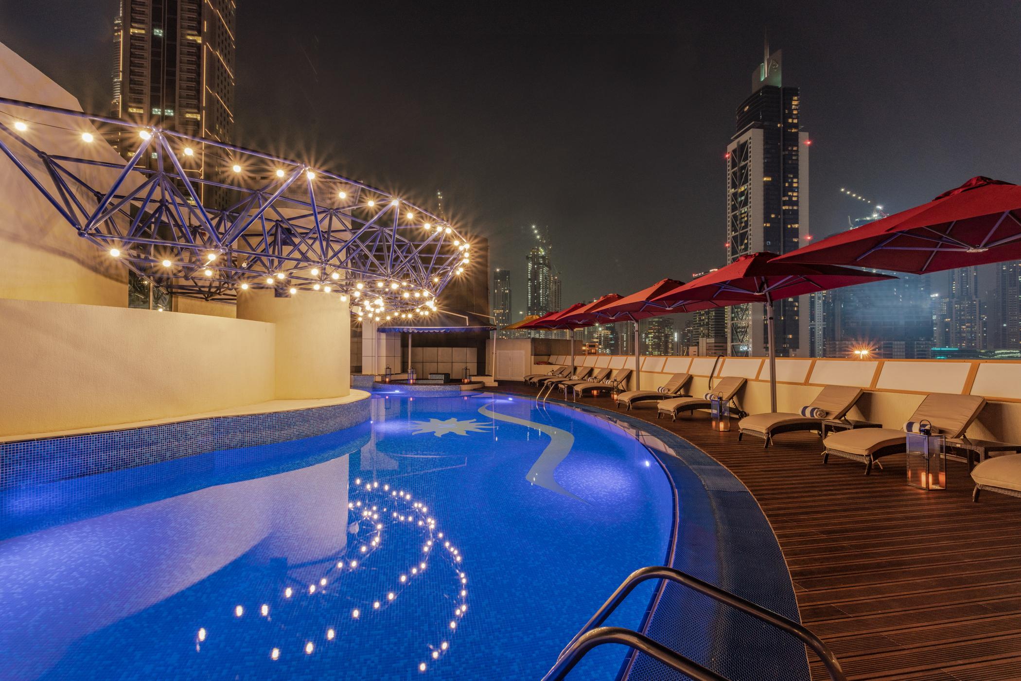 Leva Hotel Mazaya Centre ドバイ エクステリア 写真